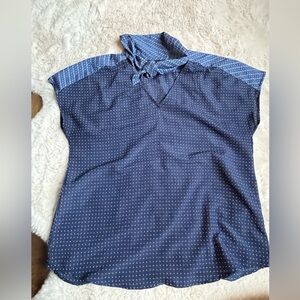 Banana Republic. Womens s tanned petite small blouse. Short sleeve.